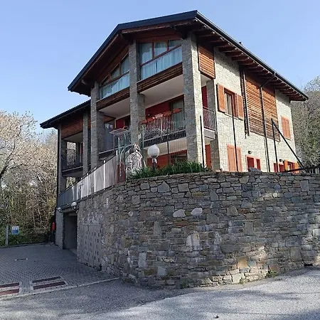Solare Con Piscina 4 *